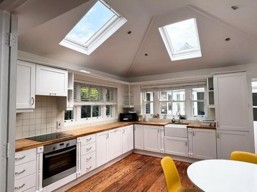 Shelbourne Cottages by RDS&AVIVA