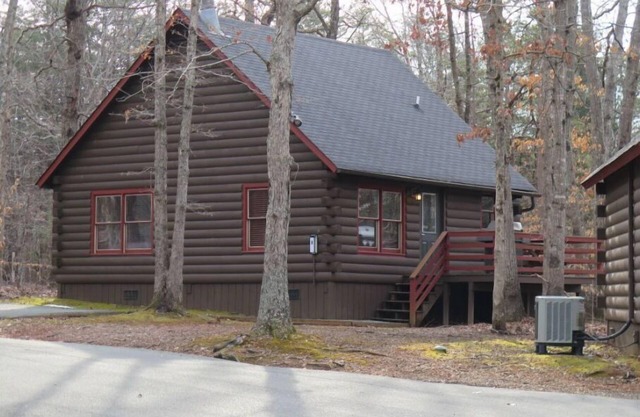 Shenandoah Crossing-2 bedroom deluxe cabin SEE DESCRIPTION NOTE BEFORE BOOKING!