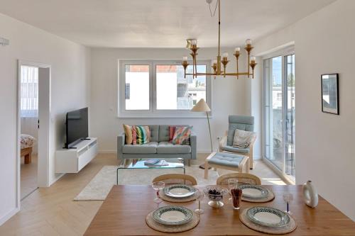 Shiny Stay with Balcony & Private Parking