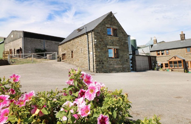 SHIRE COTTAGE AT TOP BUTTERLEY FARM in Tansley