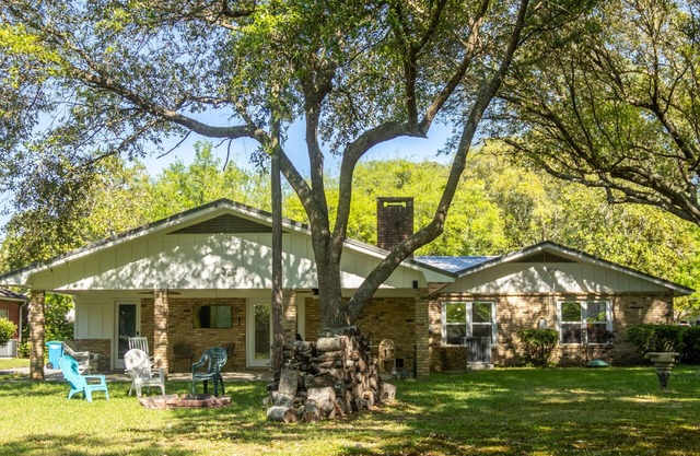 Shorebound - close to beach, casinos & downtown Ocean Springs!