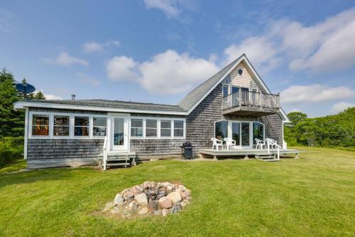 Shorefront House with Views, 14 Mi to Acadia NP