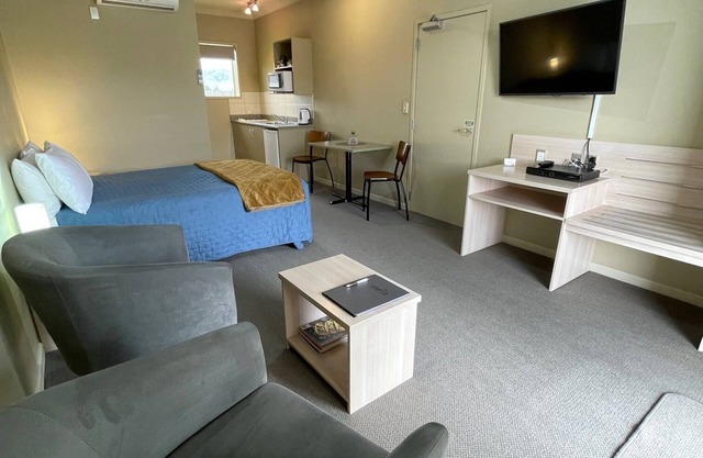 Sierra Motel