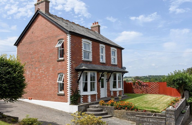SILVER CROOKS, pet friendly, country holiday cottage in Holsworthy