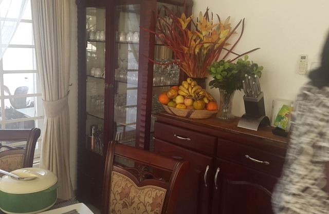 Simple, Clean Warm, Friendly Home, With A Spacious Room En Suite With Ac