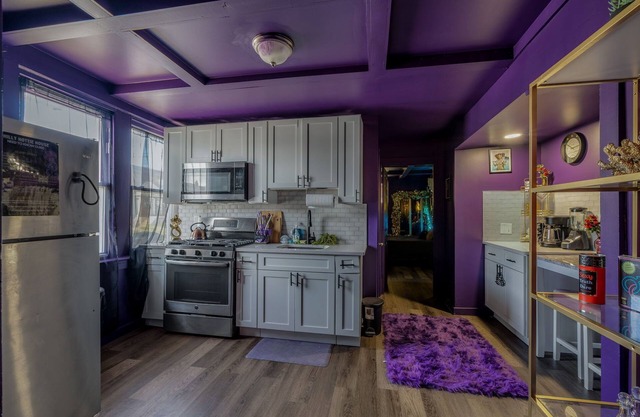 Siren's Cozy Cove: Hideaway 15min from Center CITY
