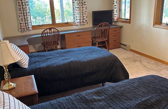 Sizeable home with great view near to Sunapee Harbor, 10 mins from Mt. Sunapee