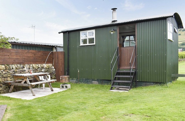 Skipton Shepherd's Hut - Dales View