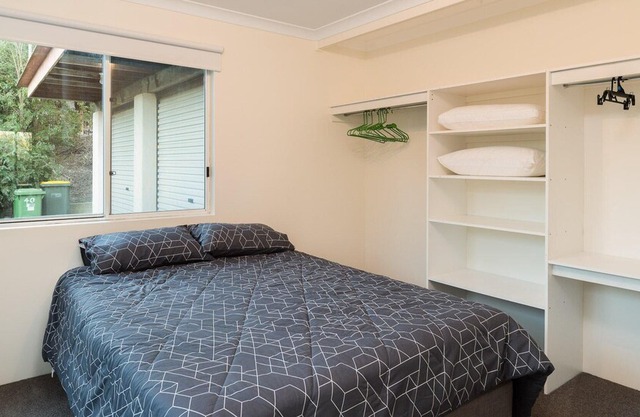 Sky Mirror Cottage - sleeps 9
