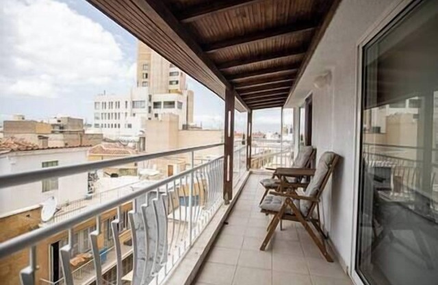 Sky-view Hideaway w/free parking spot
