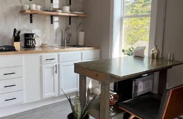 Skylar Comfy 1-bedroom Apartment in Valparaiso University Short Term Stays