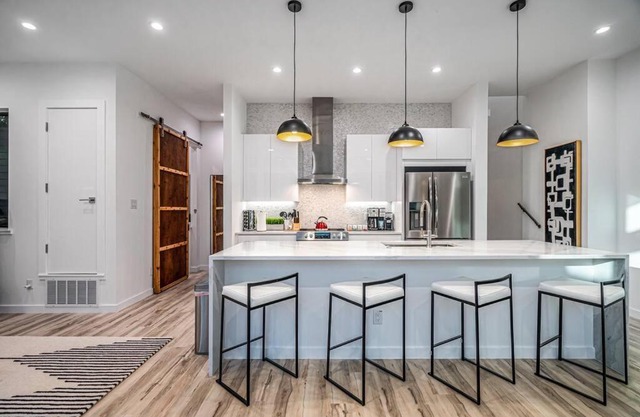 Skyline View Luxury 3 story Townhouse