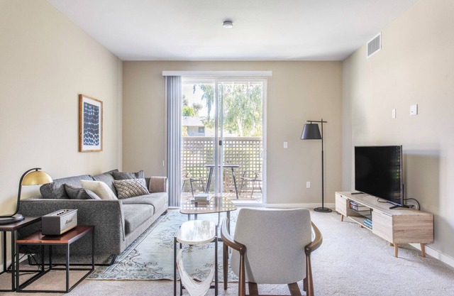 Sleek Cupertino 1BR w/BBQ, Pool, Parking, walk to Shops, by Blueground