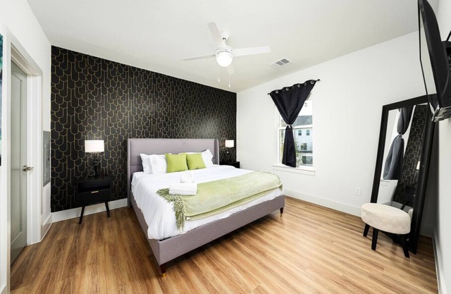Sleek & Stylish Apartment in Prime Location