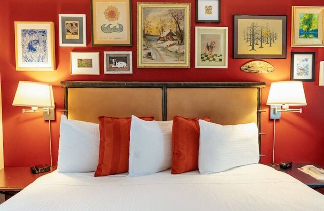 Sleep Woodstock - Dog Friendly King Suite