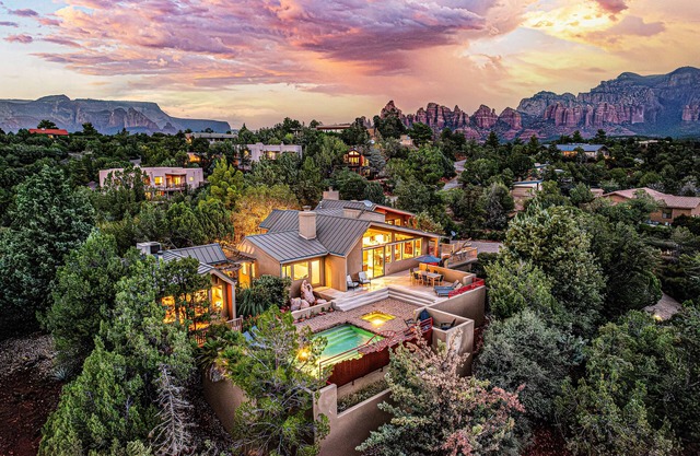 Sleeps 12. Salt Water Pool. Prime Sedona Location