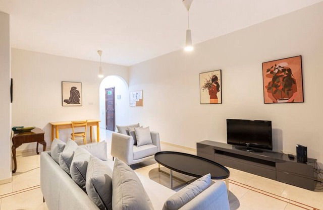 SLM054 - JL · Sliema Charming: 3BR Apartment Near the Beach