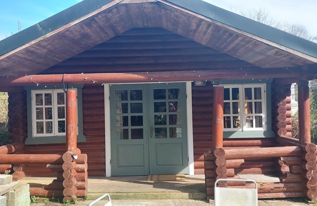 Small rustic log cabin, centrally located on the Isle of Skye.