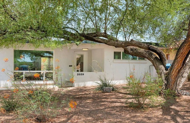 Smart Home with Tech Room, Outdoor Entertainment and Pet-Friendly!