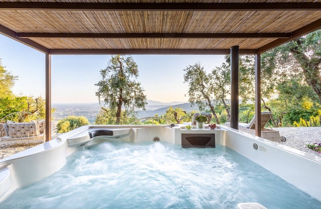 Smart Panoramic Farmhouse Jacuzzi in Montecatini Alto