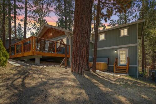 Snowcrest Lodge in Exclusive Fox Farm