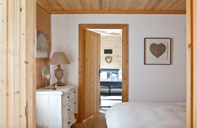 Snug apartment in Chamonix-Mont-Blanc with balcony