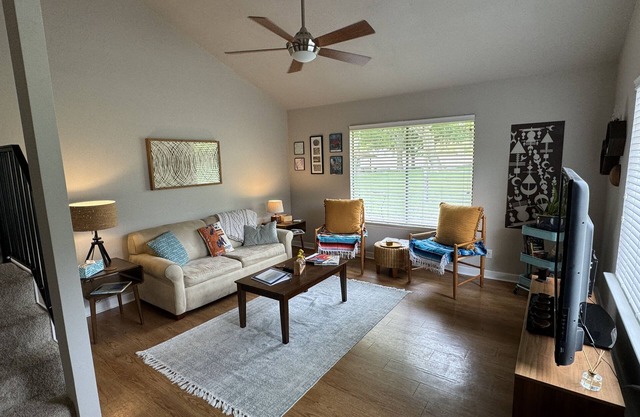 SOCO Condo in Quiet East Congress Neighborhood