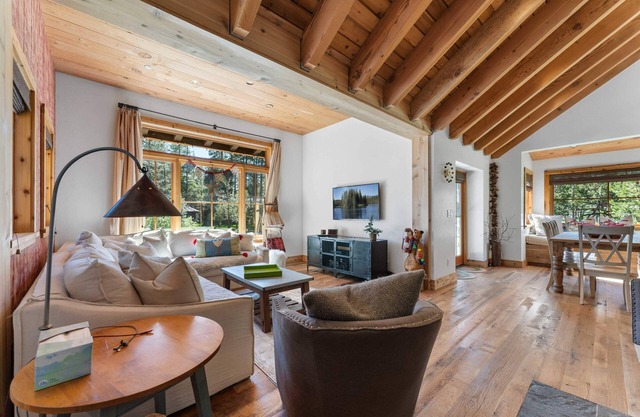 Soda Springs Home by Serene Lakes