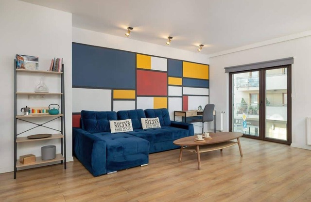 Solna 1 | Spacious Apartment | Desk