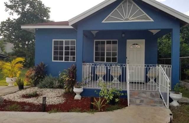 “Something Blue”nEntire property in Westmoreland, Jamaica nCozy 3 bedroom home