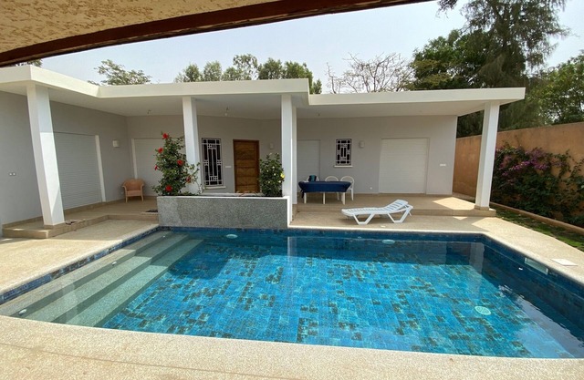 Somone, Pretty Air-conditioned Villa With Swimming Pool Between Ocean and Lagoon