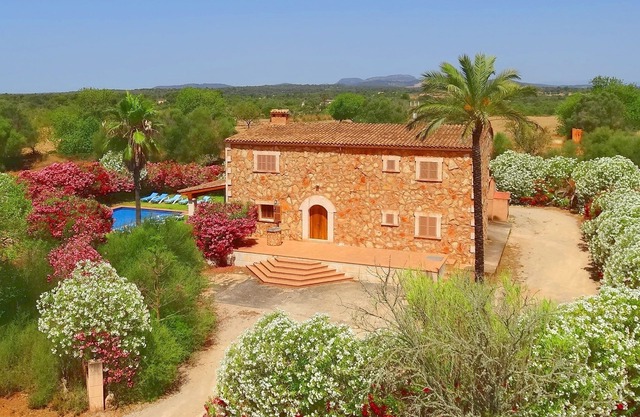 Son Mas, Wi-fi free, Private Pool, Garden, 15 Minutes from the beach Es Trenc