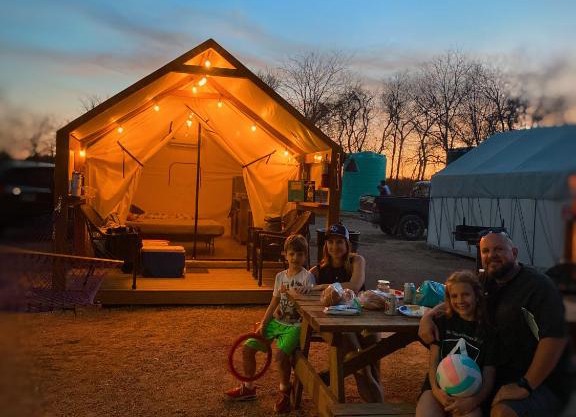 Son's Blue River Camp Glamping Cabin #15 Romantic Getaway on the Gorgeous San Marcos River