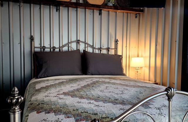 Sonoran Desert Getaway ~ The DoeHawk Creek Cabin