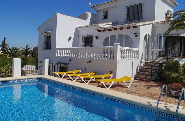 Sophie 4- family friendly, private pool, WIFI gratis!