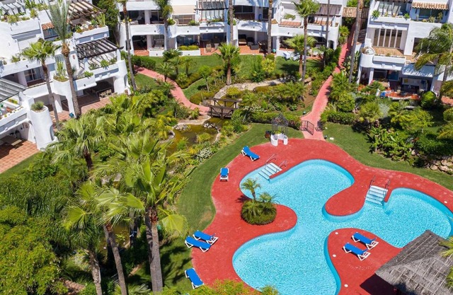 SOPHISTICATED FLAT NEXT TO LUXURIOUS PUERTO BANÚS