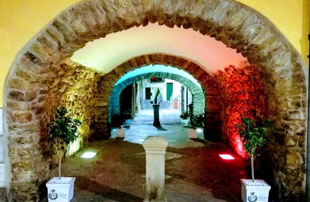 Sotto L'Arco