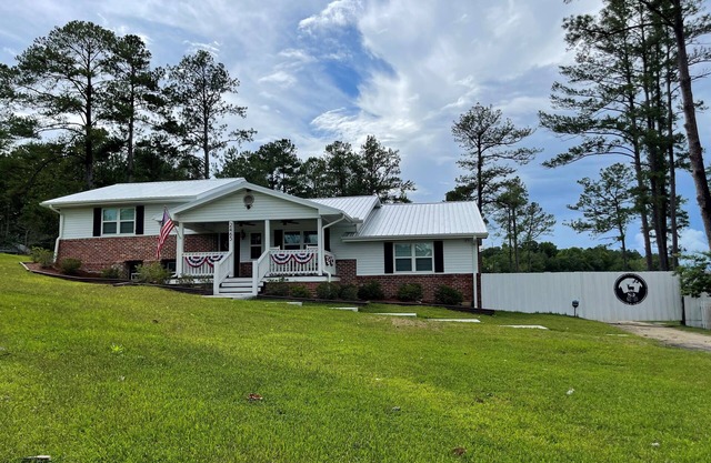 South Georgia Lake House Retreat