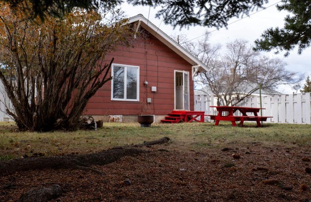 South Grant Getaway! Cozy Red Lodge Cabin