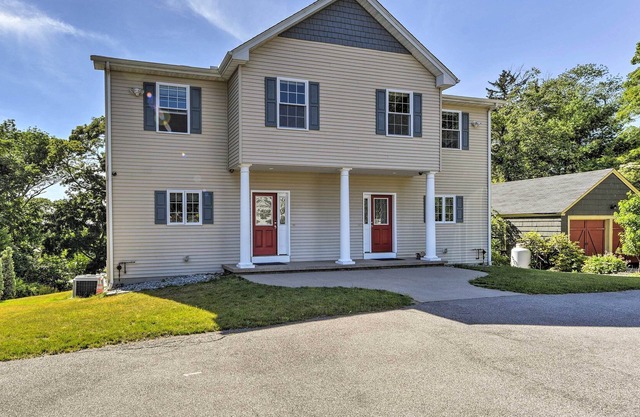 South Kingstown Duplex - Located on URI Campus!