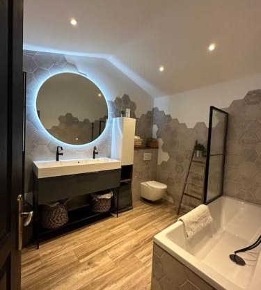 Spacieux & cozy, wifi gratuit, parking, proximité plage 15 min