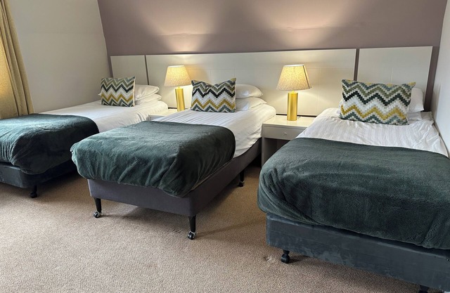 Spacious 2 Bedroom Apartment and only afew minutes walk into the National park