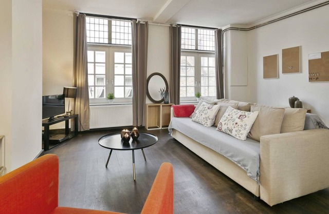 Spacious 2 bedroom apartment in old city-center