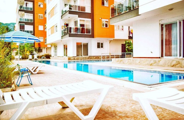 Spacious 2 bedroom apartment with big kitchen and mountain view