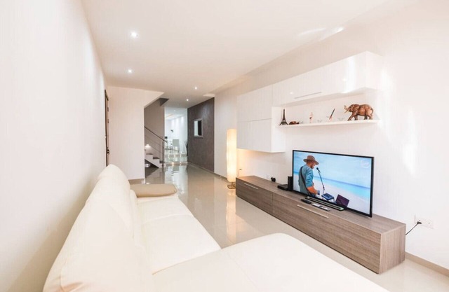 Spacious 2 bedroom apartment