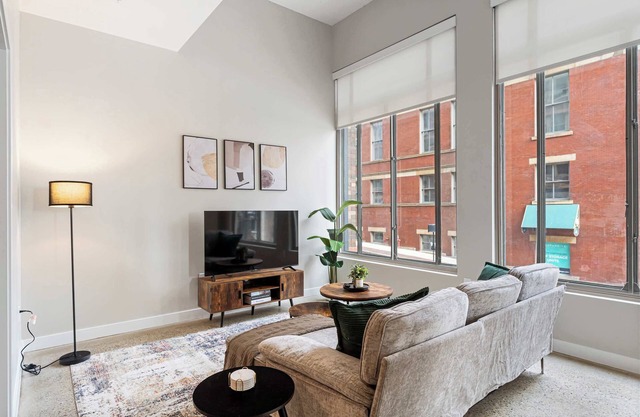 Spacious 2BR CozySuites OTR Downtown #11