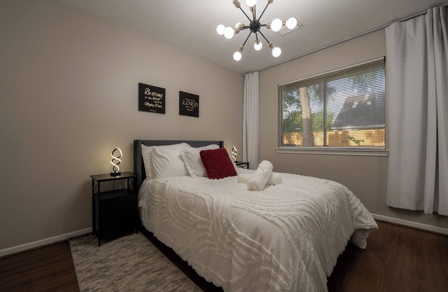 Spacious 3-Bedroom Katy Home Sleeps 8. Perfect for Families & Business Travelers