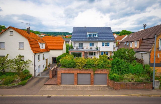 Spacious 3 star apartment with 100sqm of living space and 24 sqm south-facing balcony
