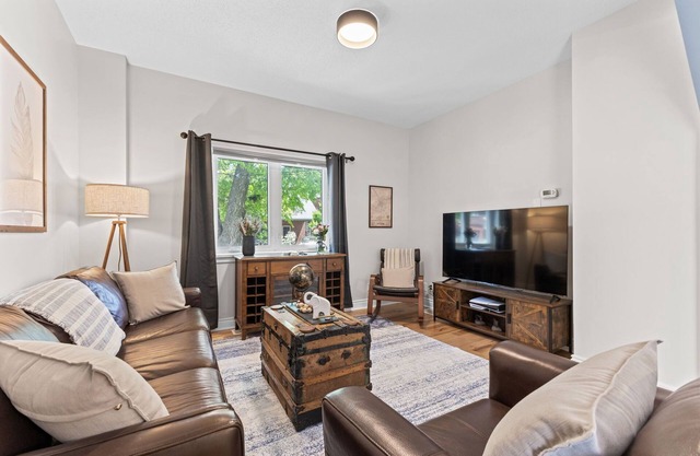 Spacious 3BR | Steps to Canal | King Bed | Parking | Family & Dog Friendly