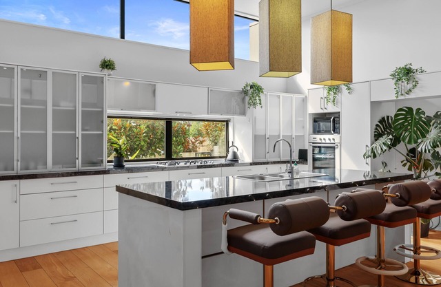 Spacious 4 Bedroom House with cafe next door